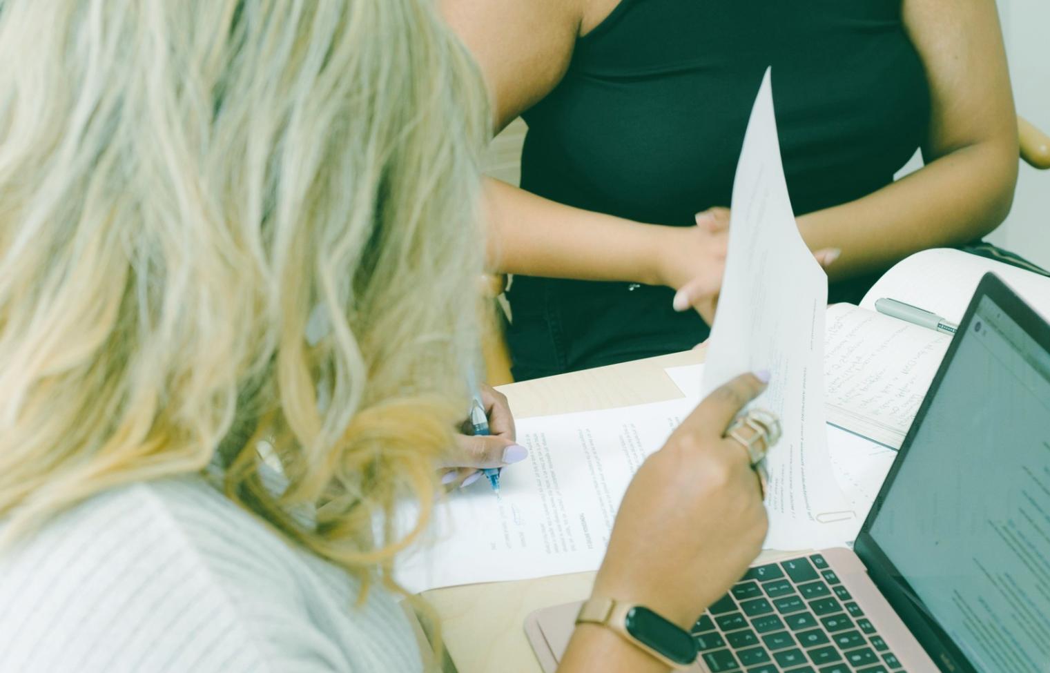 Análisis detallado de documentos financieros